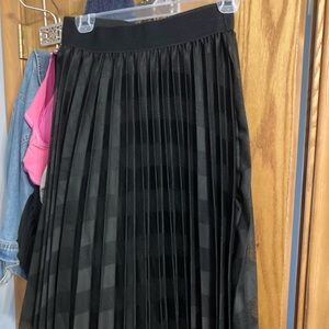 Black pleated midi-skirt